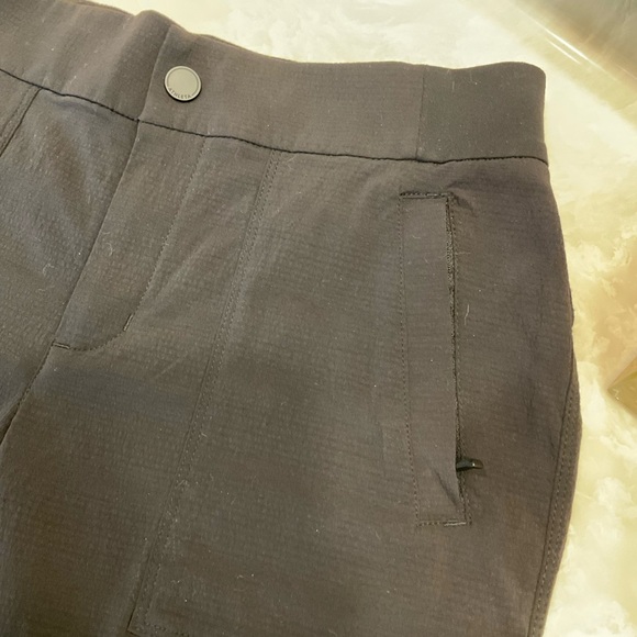 Athleta Trekkie Bermuda 2.0 Shorts Black Ripstop Stretch Athletic Hiking, Sz 2 - Picture 3 of 14